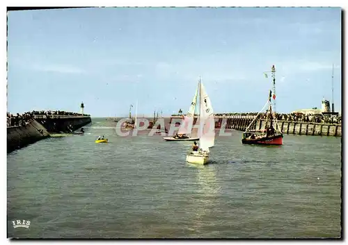 Cartes postales moderne Deauville Trouville Depart des Regates et les Jetees