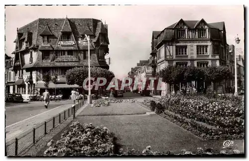 Cartes postales Deauville La Plage Fleurie Place Morny