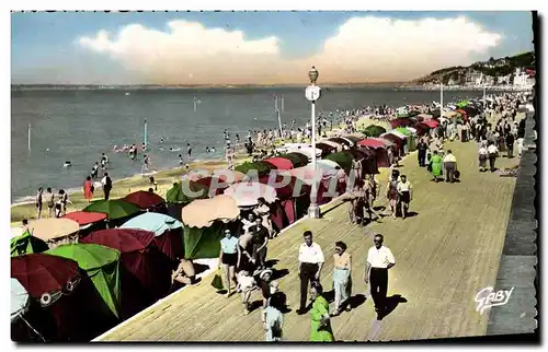 Ansichtskarte AK Deauville La Plage Fleurie La Promenade des Planches et la Plage