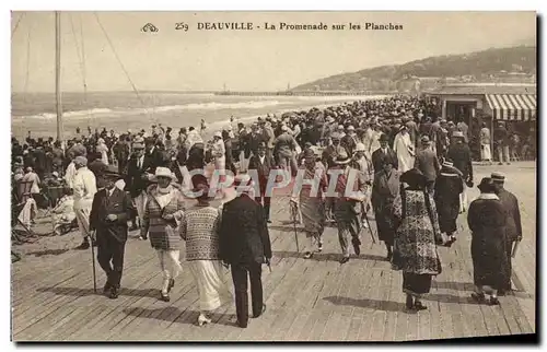 Cartes postales Deauville Le Promenade sur les Planches