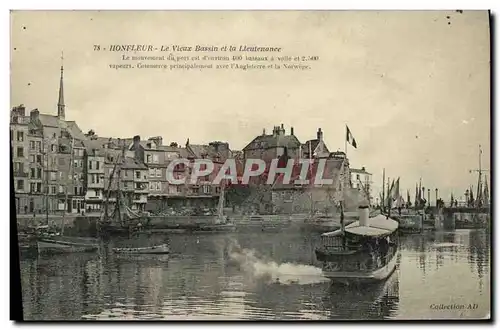 Cartes postales Honfleur Le Vieux Bassin et la Lieutenance Bateau