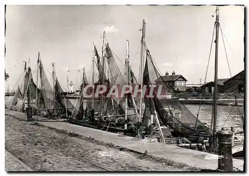 Cartes postales moderne Honfleur Bateau de Peche a quai Bateaux