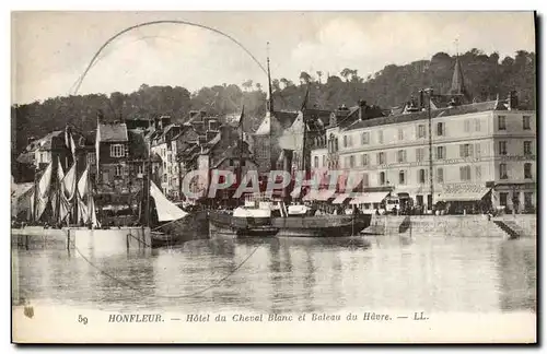 Ansichtskarte AK Honfleur Hotel du Cheval Blanc et Bateau du Havre
