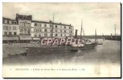 Cartes postales Honfleur Hotel du Cheval Blanc et Bateau du Havre