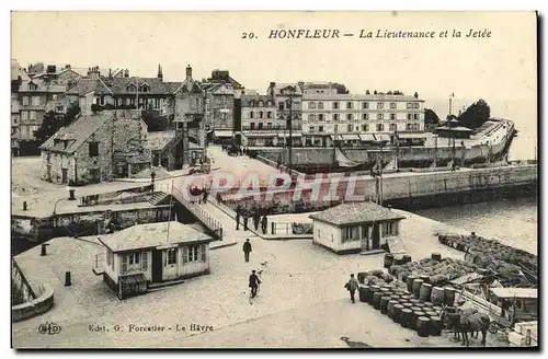 Cartes postales Honfleur La Lieutenance et la Jetee