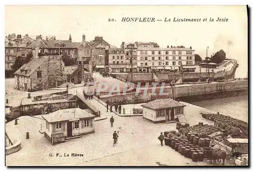 Cartes postales Honfleur La Lieutenance et la Jetee