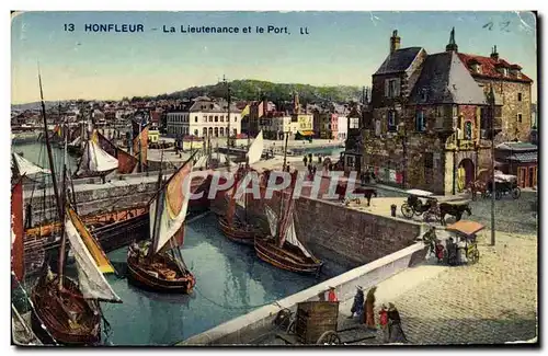 Cartes postales Honfleur La Lieutenance et le Port Bateaux