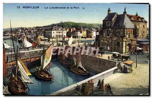 Cartes postales Honfleur La Lieutenance et le Port