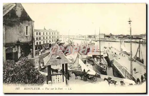 Cartes postales Honfleur Vue sur Le Port Bateaux