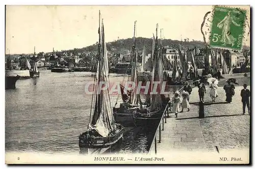 Ansichtskarte AK Honfleur L Avant Port Bateaux