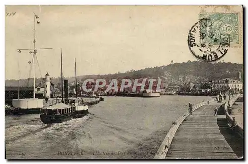 Cartes postales Honfleur L Entree du Port au moment de la maree Bateau