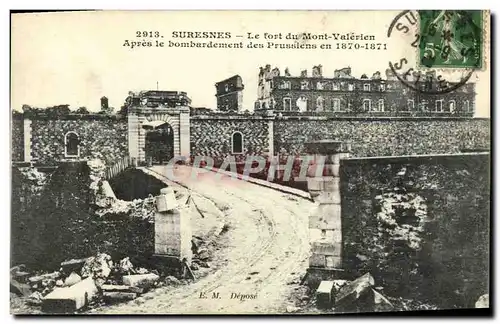 Ansichtskarte AK Suresnes Le Fort du Mont Valerien apres le bombardement des prussiens en 1870 1871 Militaria