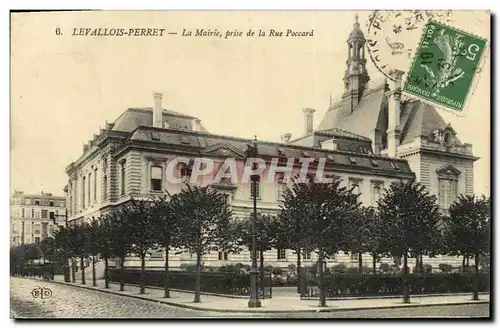 Cartes postales Levallois Perret La Mairie prise de la Rue Poccard