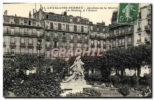 Ansichtskarte AK Levallois Perret Jardins de la Mairie La Statue a L Essor