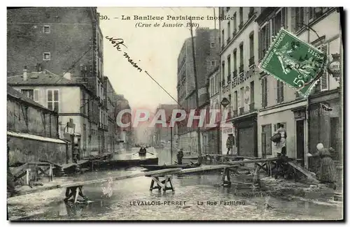 Ansichtskarte AK Levallois Perret La Rue Fazilleau Inondations Janvier 1910