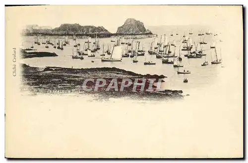 Cartes postales Cancale Le rocher Bateaux