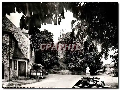 Cartes postales moderne Combourg Le Chateau Vu Place Chateaubriand Automobile