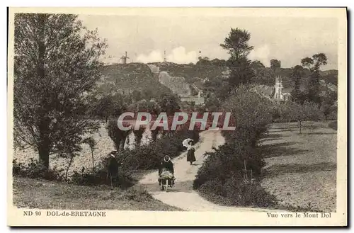 Ansichtskarte AK Dol de Bretagne Vue vers le Mont Dol Femmes Charette