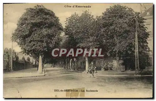 Cartes postales Dol de Bretagne Les Boulevards velo cycliste