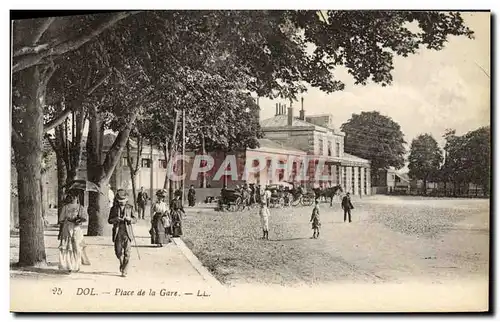 Cartes postales Dol Place de la Gare