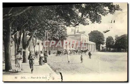 Cartes postales Dol Place de la Gare