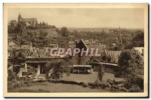 Cartes postales Fougeres Cour Interieure du Chateau et Ville basse