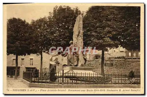 Cartes postales Fougeres Place Aristide Briand Monument aux Morts Militaria