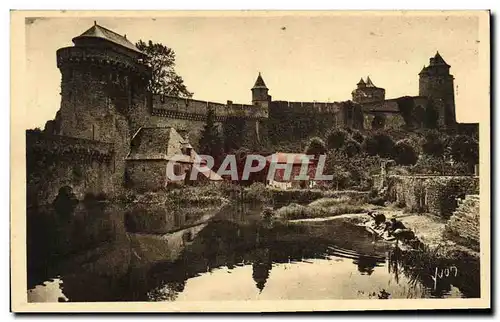 Ansichtskarte AK Fougeres Les remparts Nord du chateau Lavoir Lavandieres