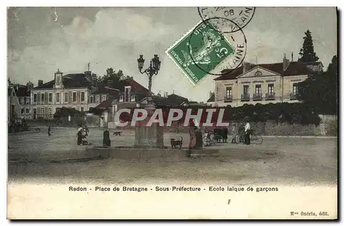 Cartes postales Redon Place de Bretagne Sous Prefecture Ecole laique de garcons