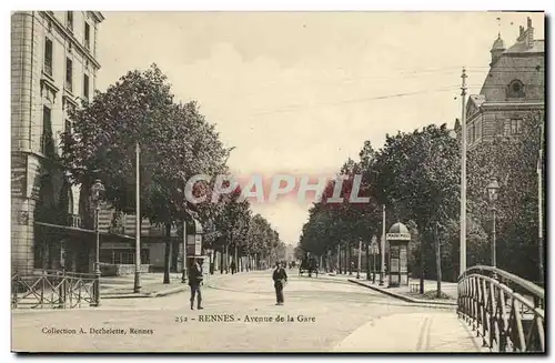 Cartes postales Rennes Avenue de la Gare Kiosque Maggi