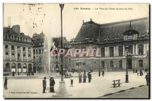 Ansichtskarte AK Rennes La Place Du Palais Un Jour de Fete