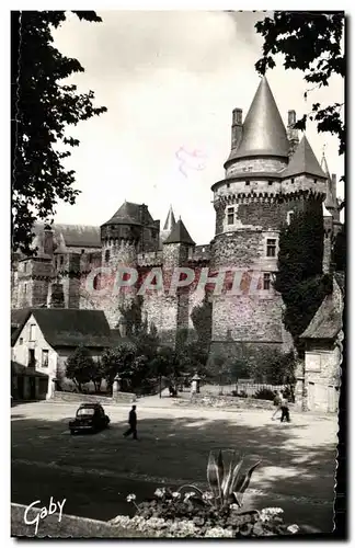 Cartes postales moderne Vitre Le Chateau et la Place des Poulies