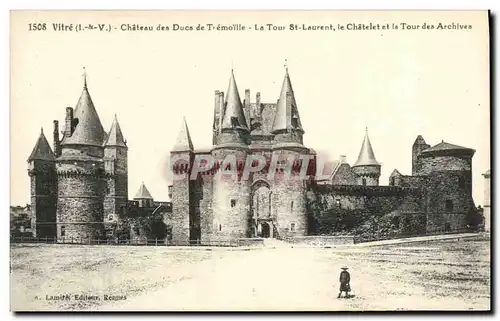 Ansichtskarte AK Vitre Chateau des Ducs de La Tour St Laurent le Chatelet et la Tour des Archives