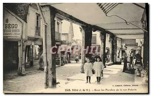 Cartes postales Vitre Sous les Porches de la Rue Poterie Enfants Tailleur