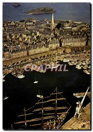 Cartes postales moderne Saint Malo Et Les Corsaires Grand voilier dans les bassins a flot