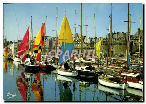 Moderne Karte Saint Malo Le port de yachts a l arrivee d une course croisiere