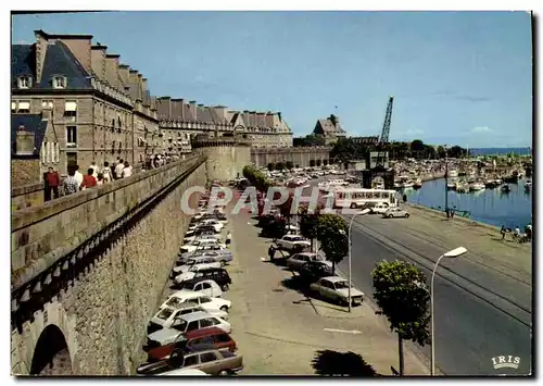 Cartes postales moderne Saint Malo Les remparts Le chemin de ronde La grande porte Le chateau