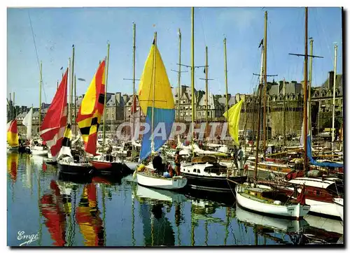 Cartes postales moderne Saint Malo Cite Corsaire Le Port de Yachts a l arrivee d une course croisiere