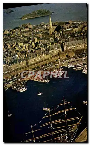 Cartes postales moderne Saint Malo Grand Voilier dans les Bassins a Flot