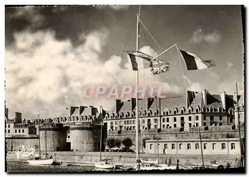 Cartes postales moderne Saint Malo La Cite Des Corsairos et les Vieux Remparts