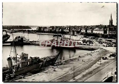 Cartes postales moderne St Malo Les Bassins et la Ville Bateaux