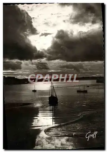 CMA St Malo L avant port au crepuscule