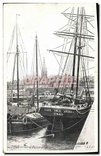 Cartes postales St Malo Un coin du bassin a flot Bateau Voilier Marie Emilie Andrea