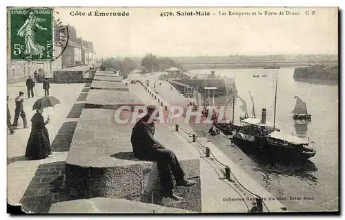 Ansichtskarte AK Saint Malo Les Remparts et la Porte de Dinan Bateau