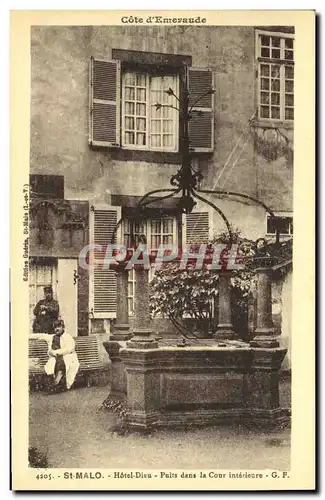 Cartes postales St Malo Hotel Dieu Puits Dans la Cour Interieure