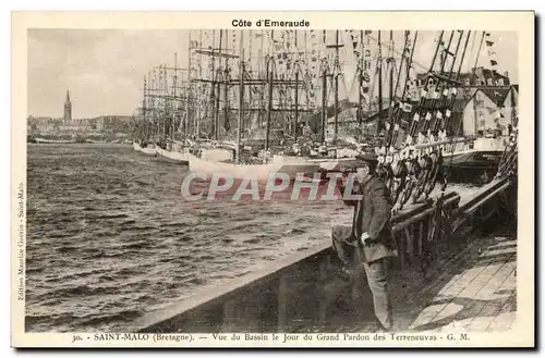 Ansichtskarte AK Saint Malo Vue Du Bassin le Jour du Grand pardon des Terreneuvas Bateaux Voiliers