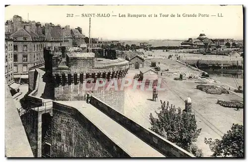 Ansichtskarte AK Saint Malo Les Remparts et la Tour de la Grande porte