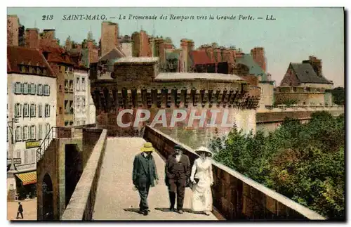 Cartes postales Saint Malo La Promenade des Remparts vers la Grande Porte