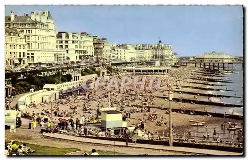 Cartes postales Eastbourne the beach adn grand parade