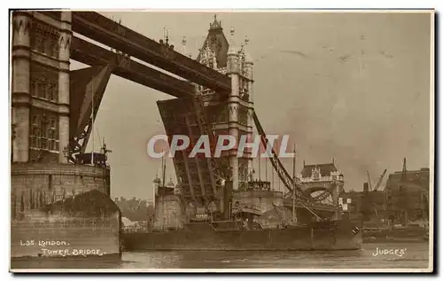 Cartes postales London the Tower Bridge Bateau